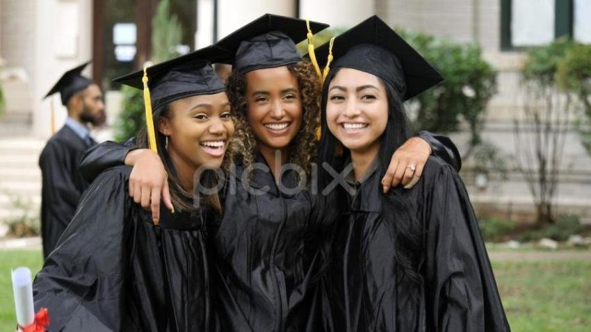 Graduation picture girl